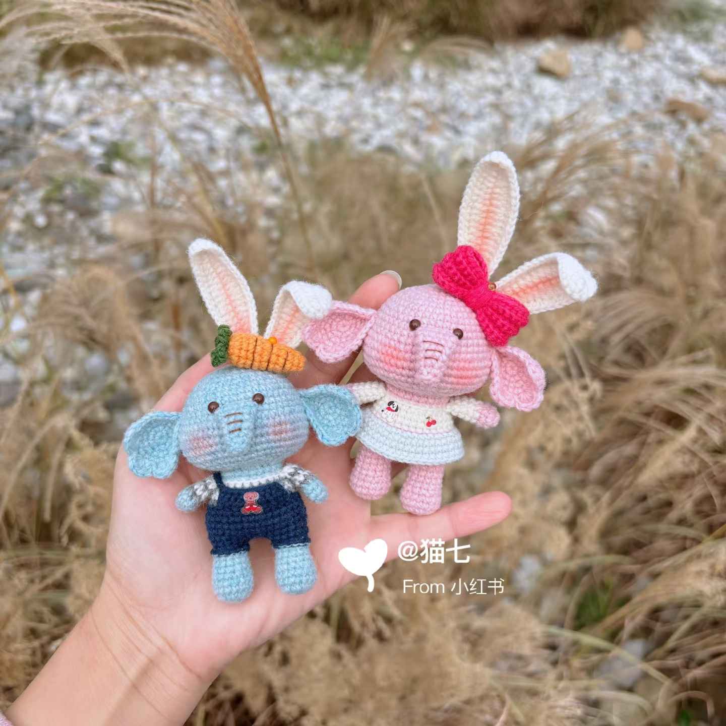 Chart móc voi tai thỏ dễ thương - Rabbit Ears Little Elephant